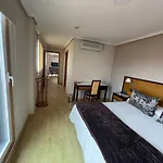 Apartahotel Arenteiro