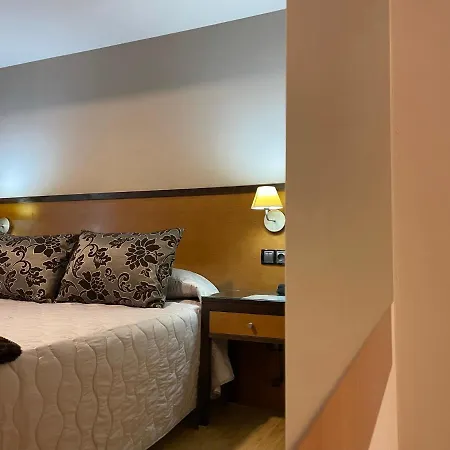 Arenteiro Hotel apartamentowy O Carballiño