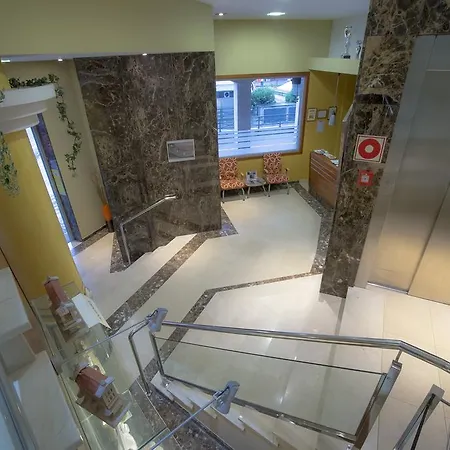 Arenteiro Hotel apartamentowy O Carballiño